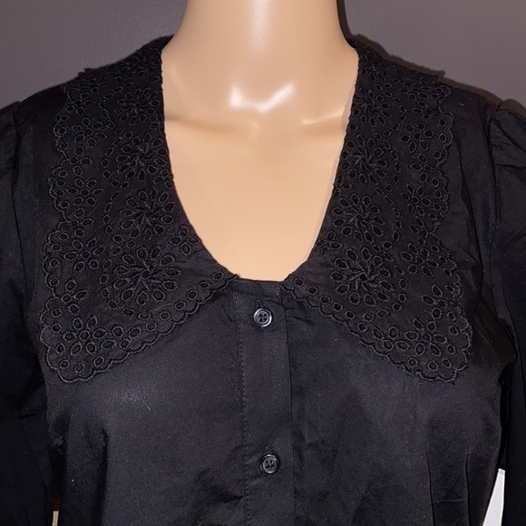 Calligraphie long sleeve button down with lace collar size S - Picture 2 of 4